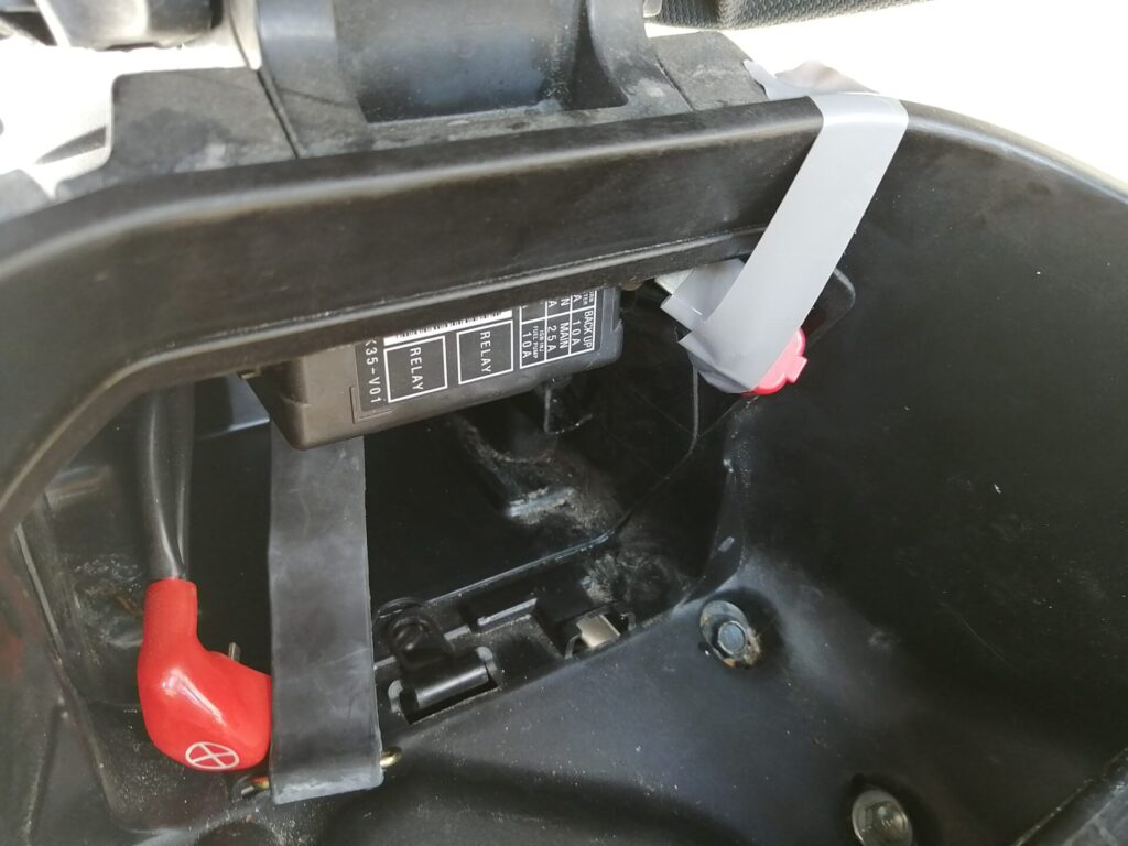 Pcx バッテリー交換 まぁすぃいのバイクライフ